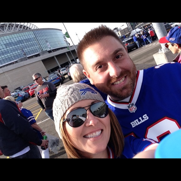 Meet your Posher, Laurie - Picture 2 of 3